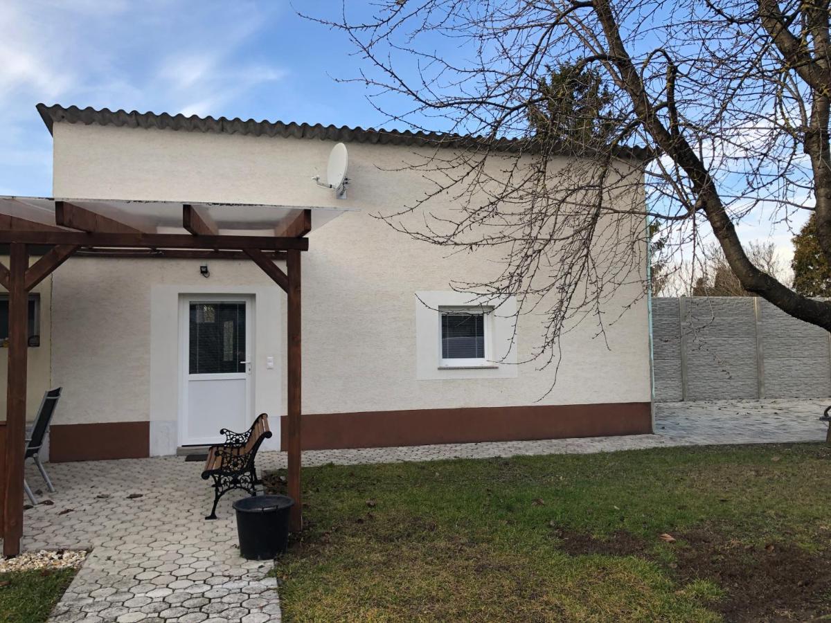 Elvira Vendeghaz Apartment Kisbodak Exterior photo